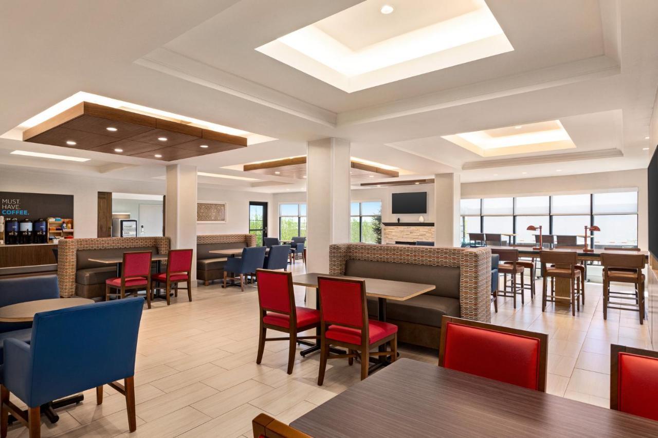 Holiday Inn Express & Suites Denver Airport By Ihg מראה חיצוני תמונה